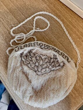 Source Unknown White Beaded Crossbody Bag with Silver Detailing vintage bridle